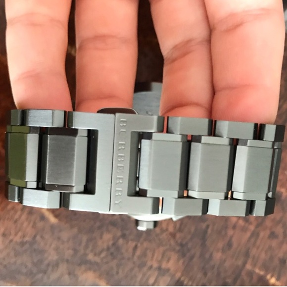SAle❗️Men’s Burberry Watch - Picture 4 of 8